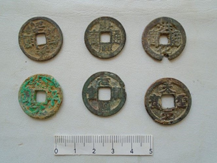 Discovering collection of ancient coins in Bac Kan