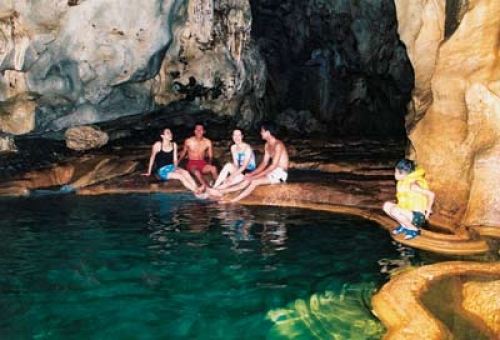 Phuong Hoang cave, Mo Ga stream, natural beauty in Thai Nguyen province
