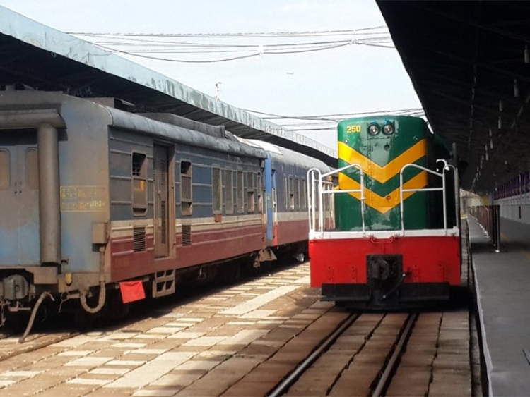 Opening railway from Ho Chi Minh city to Thap Cham
