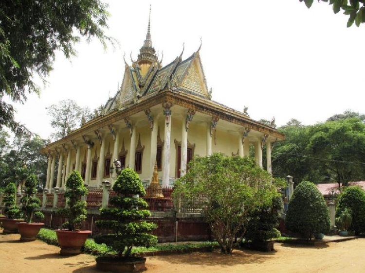 Hang Pagoda distinctively ( Tra Vinh province )