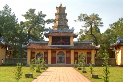 Thien Mu Pagoda - The legend about a fairy woman