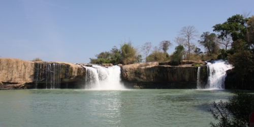 Gialong Waterfall- a majestic and wild beauty